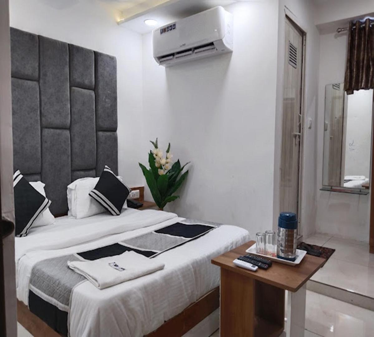 Galaxy Inn Hotel Ahmedabad Eksteriør billede