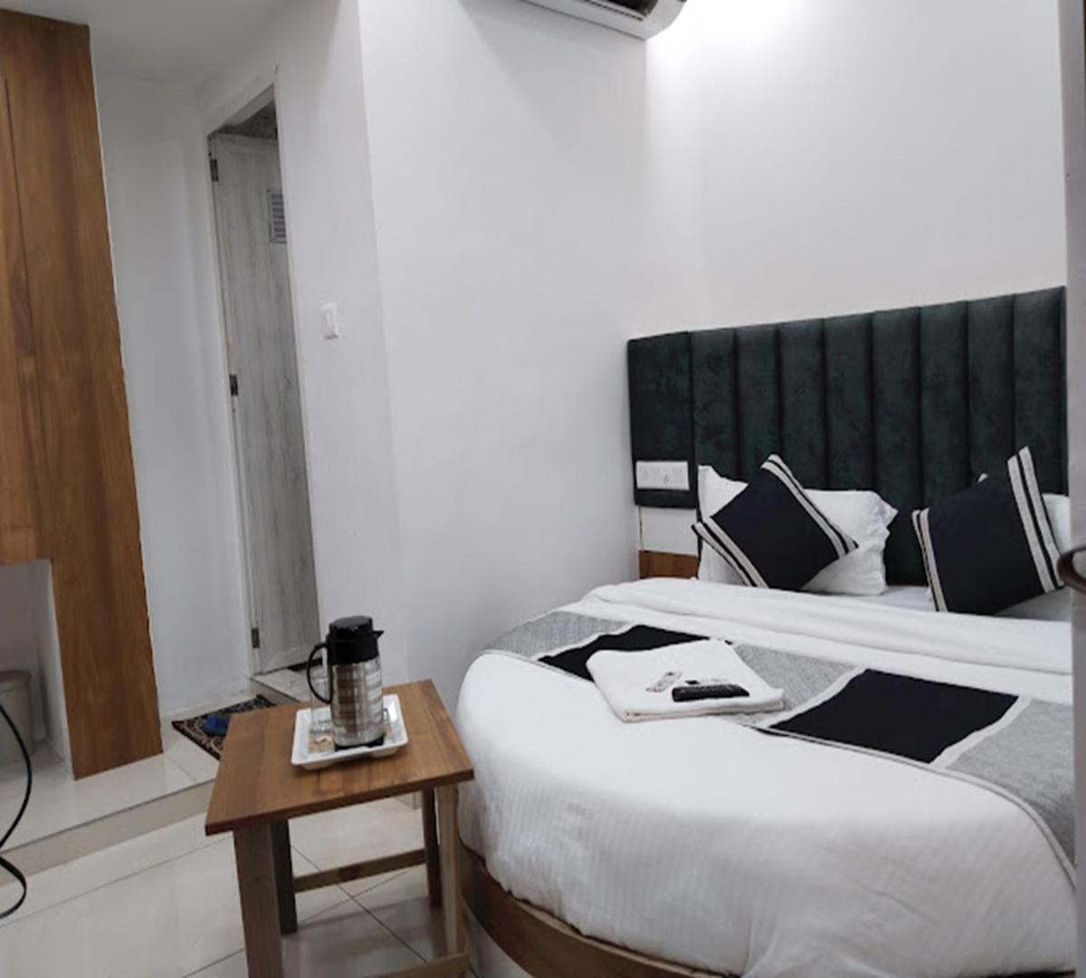 Galaxy Inn Hotel Ahmedabad Eksteriør billede