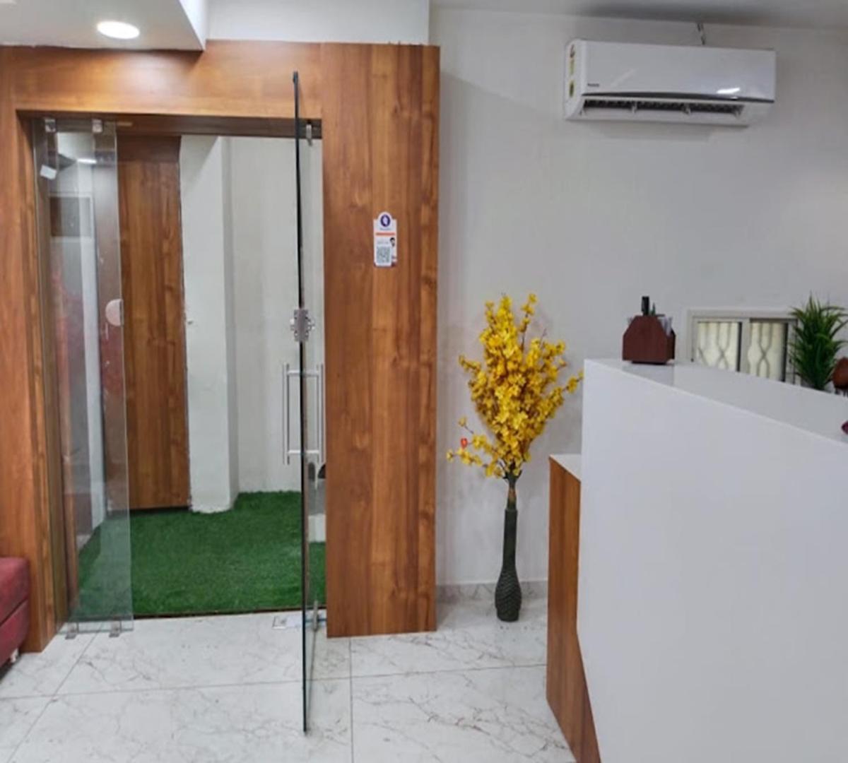 Galaxy Inn Hotel Ahmedabad Eksteriør billede